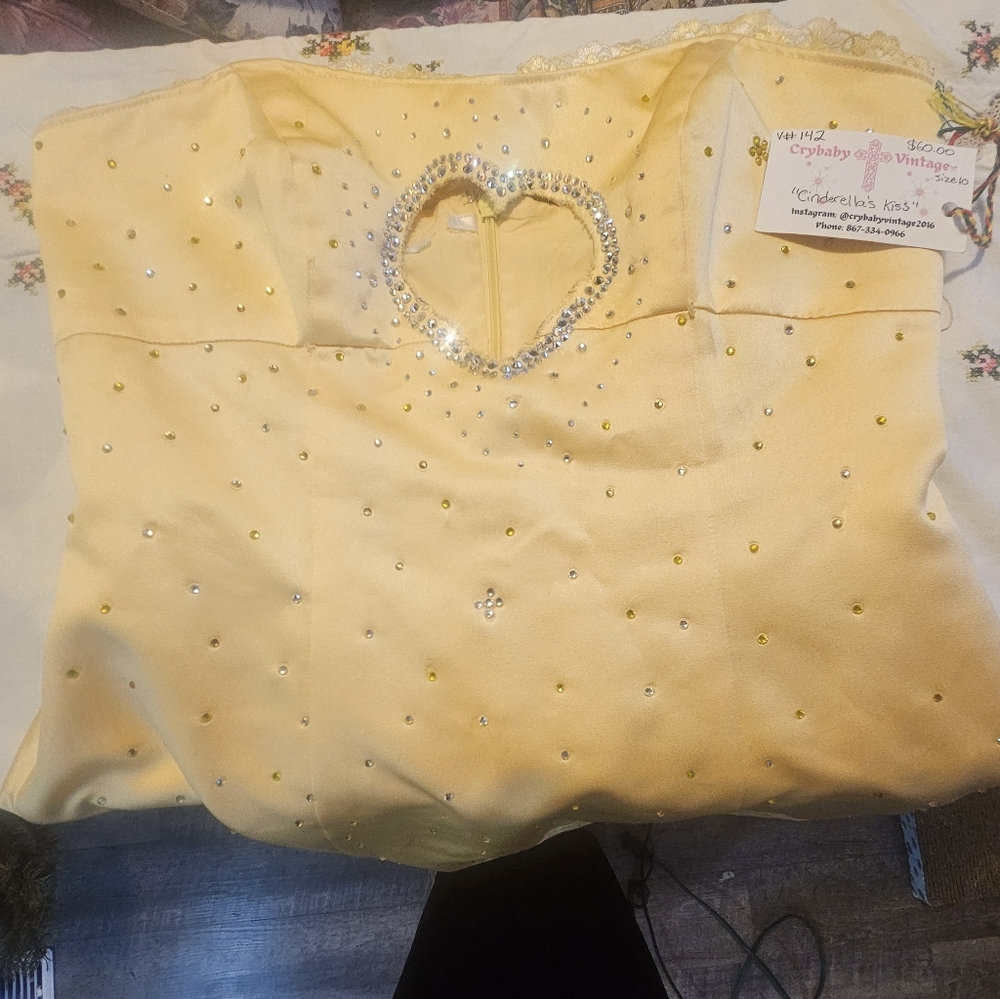 Sabrina carpenter dress
